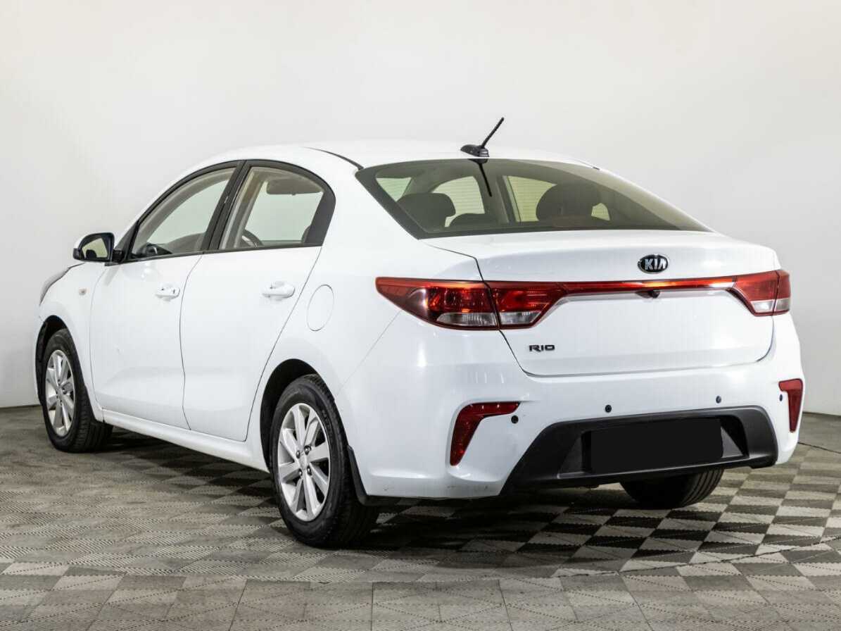 Kia Rio с пробегом — 2017 год. Фото: #6