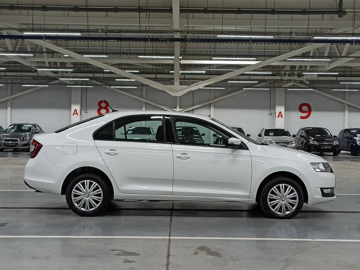 Skoda Rapid с пробегом — 2018 год. Фото: #3