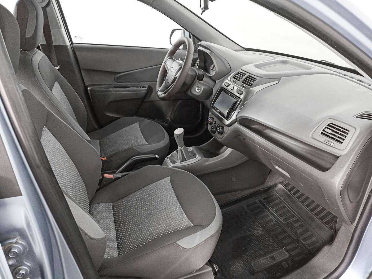 Chevrolet Cobalt с пробегом — 2013 год. Фото: #8