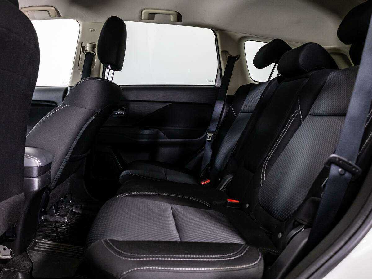 Mitsubishi Outlander с пробегом — 2021 год. Фото: #8