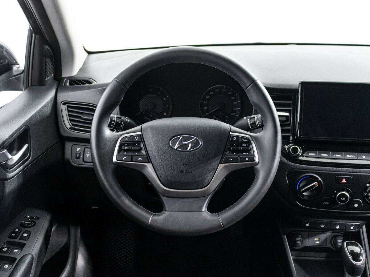 Hyundai Solaris с пробегом — 2021 год. Фото: #17