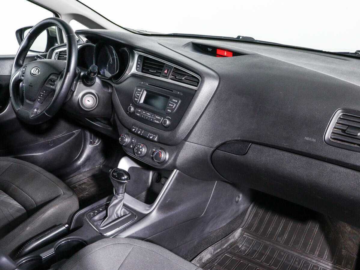 Kia Ceed с пробегом — 2015 год. Фото: #8