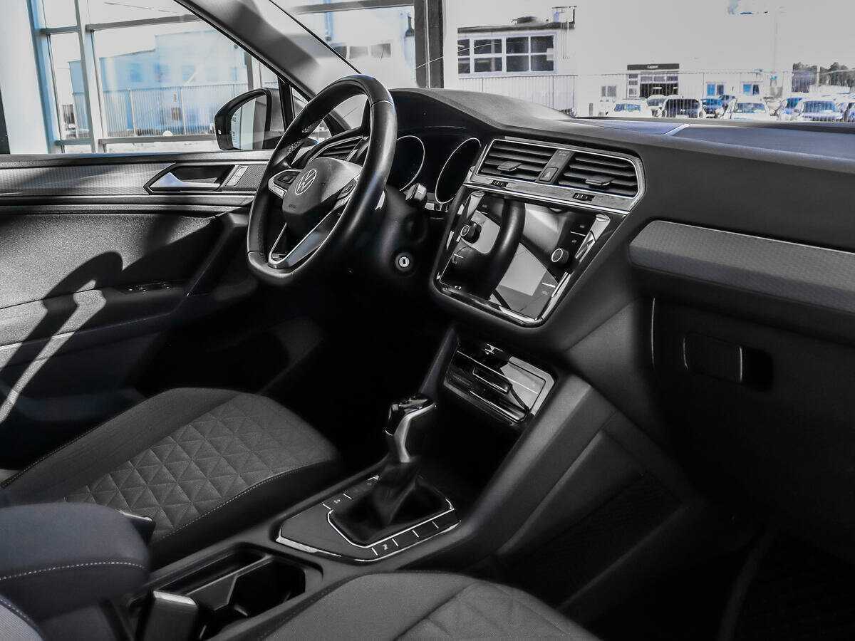 Volkswagen Tiguan с пробегом — 2021 год. Фото: #10