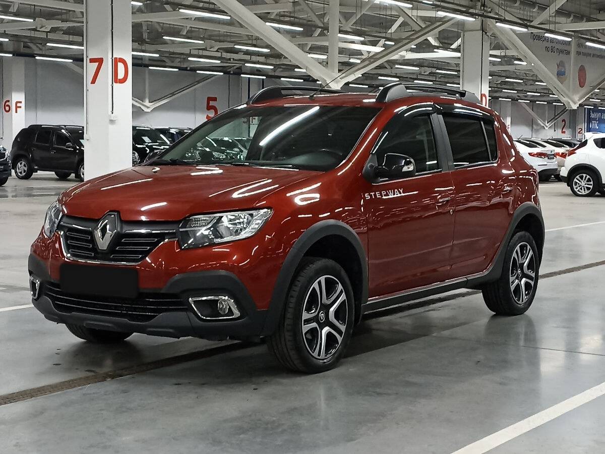 Renault Sandero с пробегом — 2018 год. Посмотреть фото