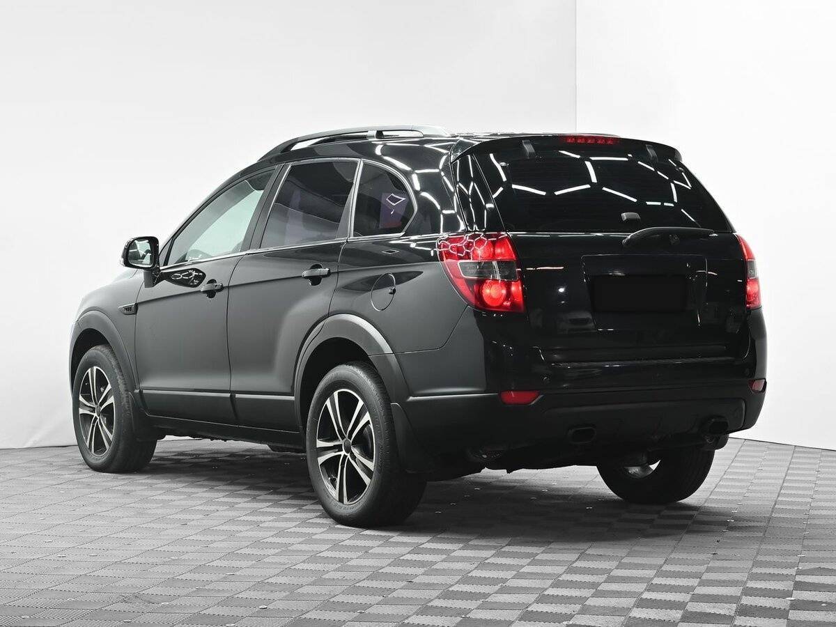 Chevrolet Captiva с пробегом — 2012 год. Фото: #2