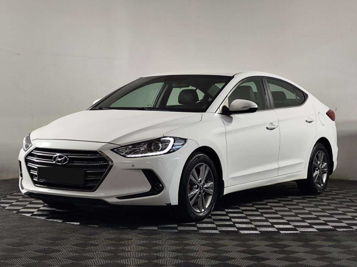 Hyundai Elantra с пробегом — 2016 год. Фото: #0