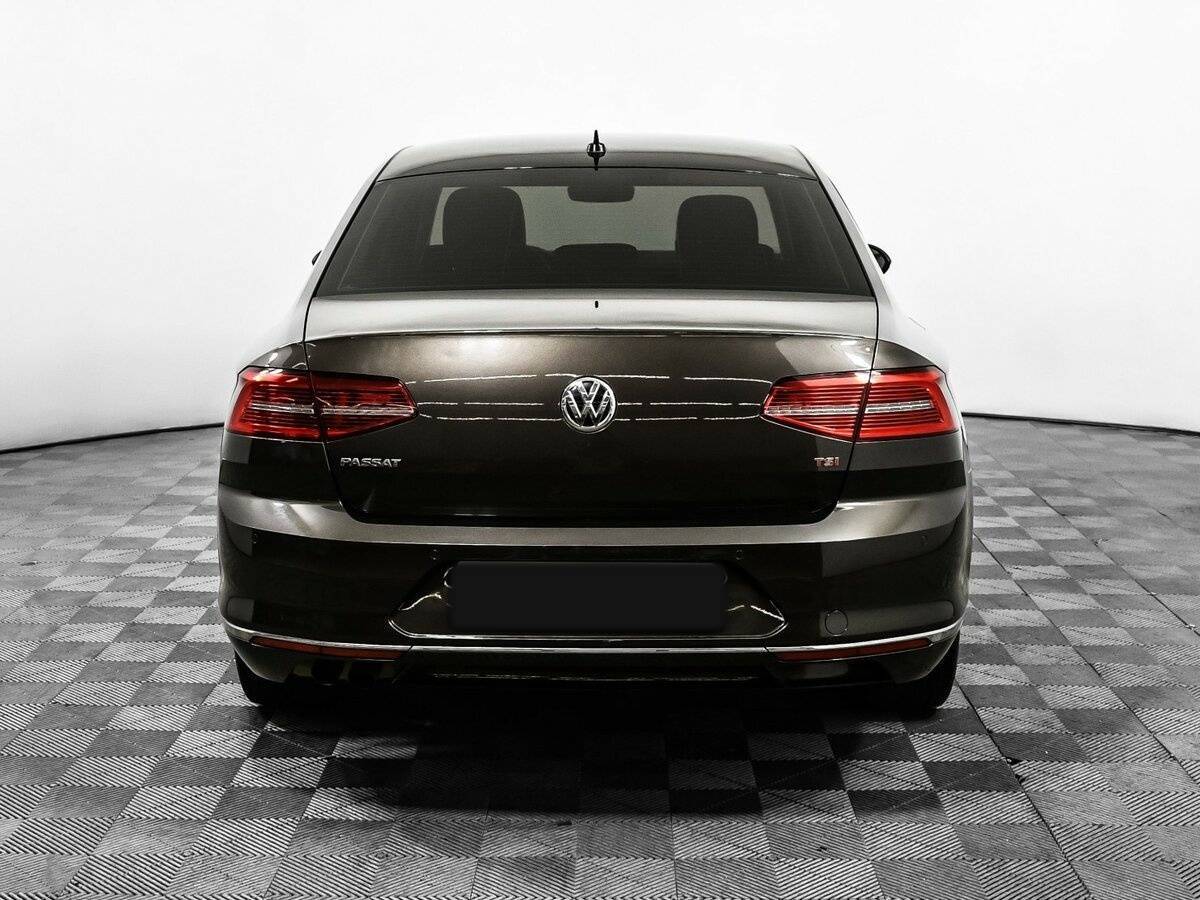 Volkswagen Passat с пробегом — 2017 год. Фото: #5
