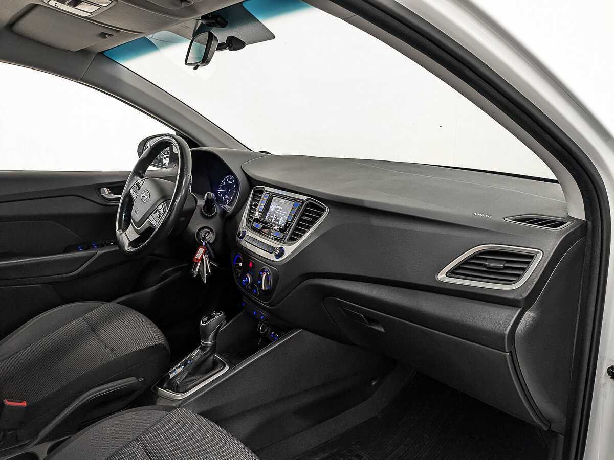 Hyundai Solaris с пробегом — 2017 год. Фото: #12