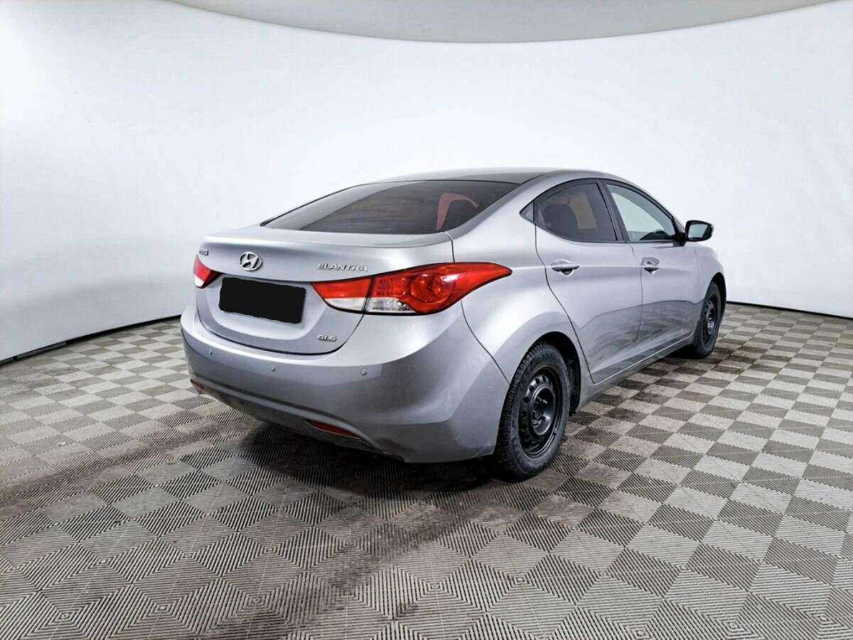 Hyundai Elantra с пробегом — 2013 год. Фото: #4