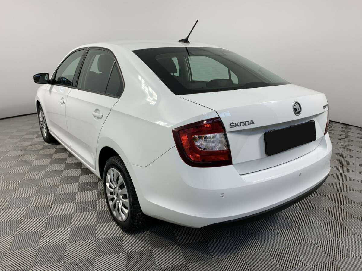 Skoda Rapid с пробегом — 2019 год. Фото: #6