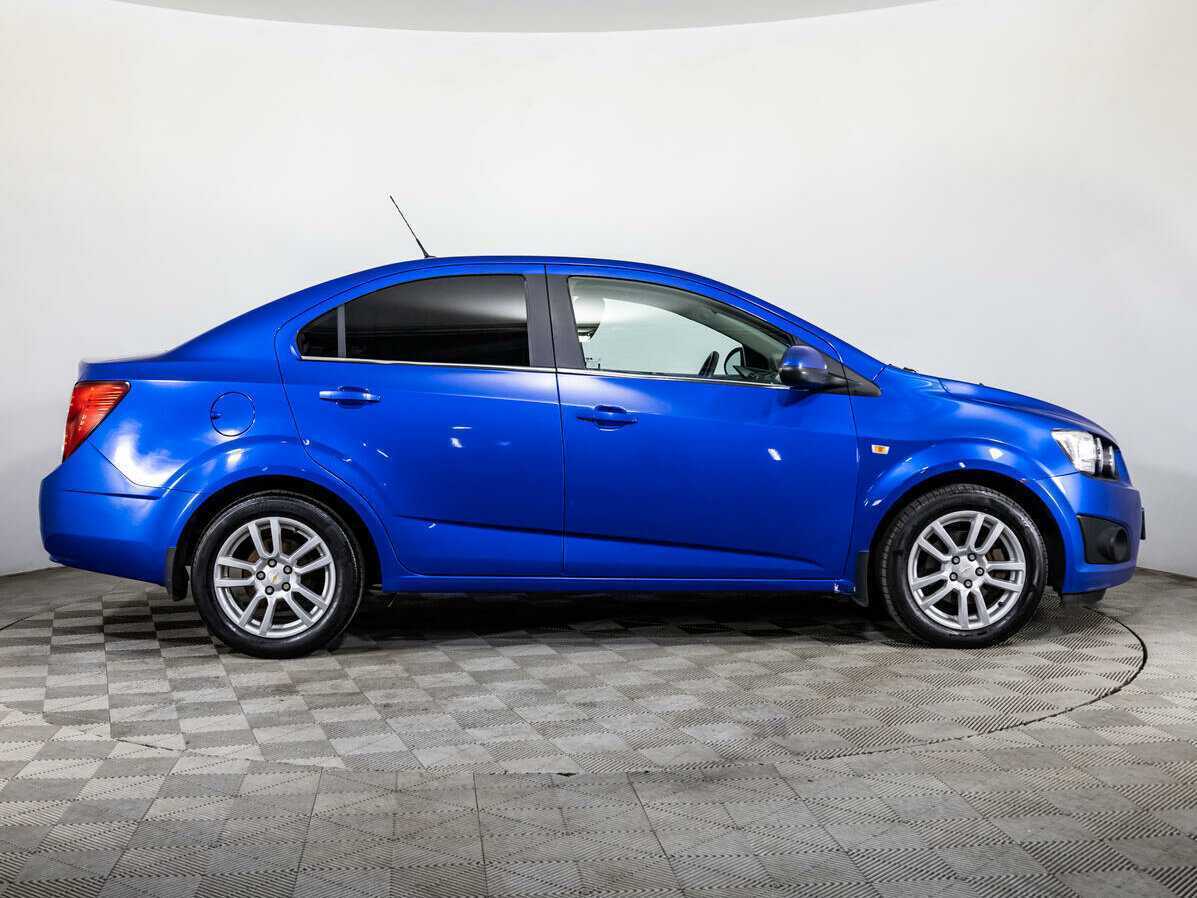 Chevrolet Aveo с пробегом — 2012 год. Фото: #3