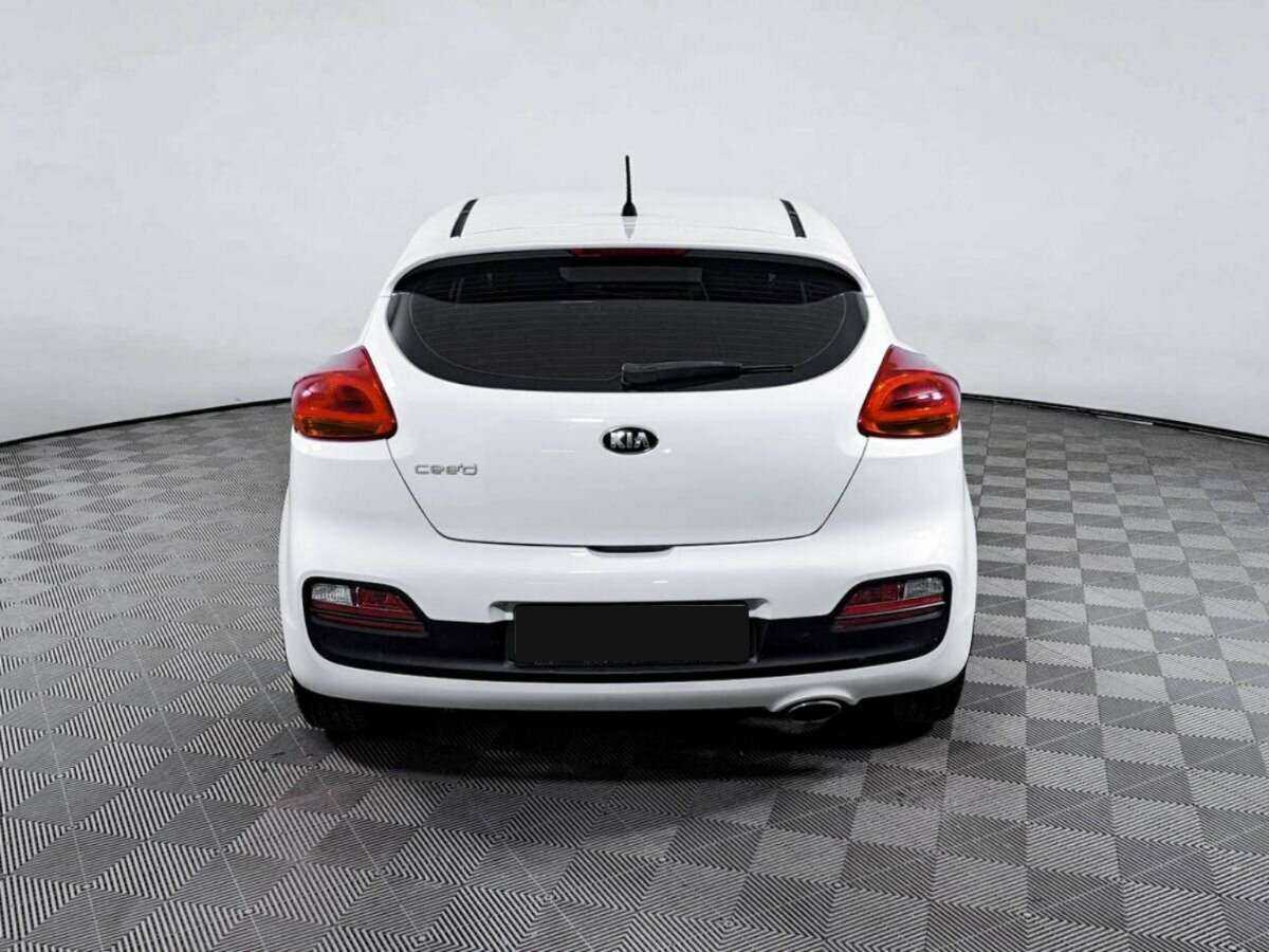 Kia Ceed с пробегом — 2013 год. Фото: #4