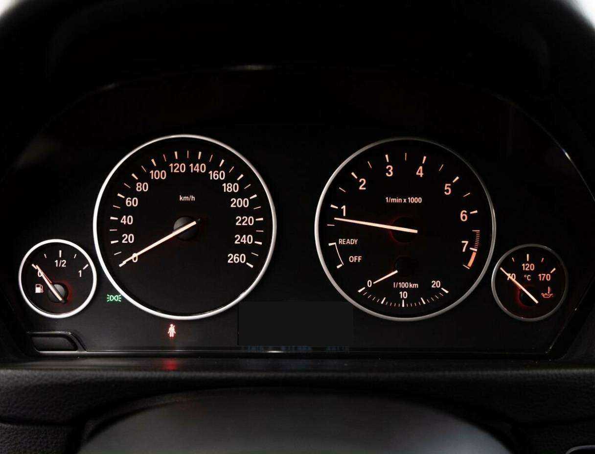 BMW 3 серии с пробегом — 2014 год. Фото: #11