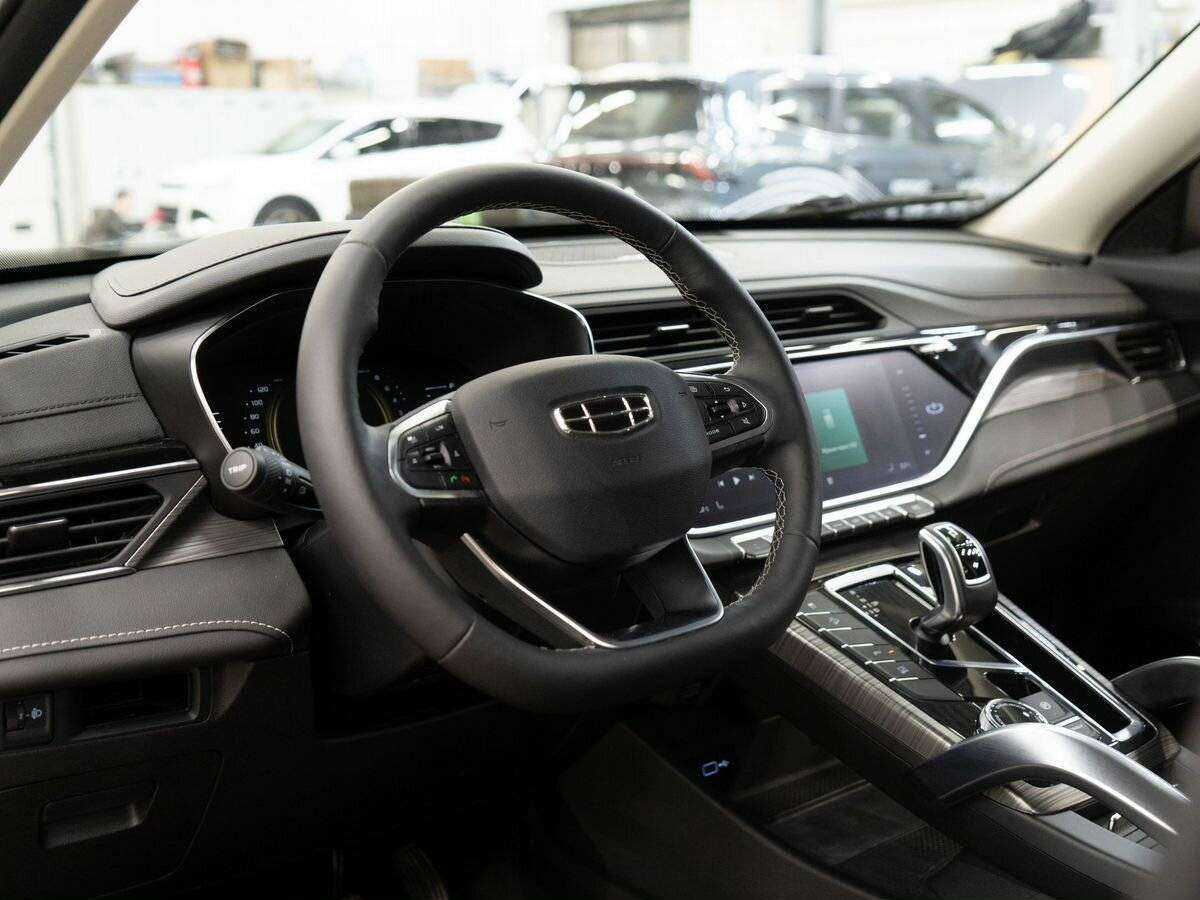 Geely Atlas Pro с пробегом — 2022 год. Фото: #4