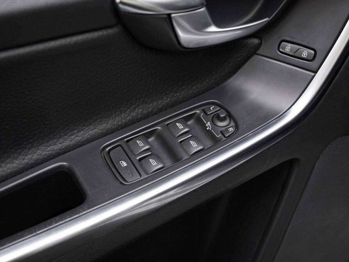 Volvo XC60 с пробегом — 2013 год. Фото: #16