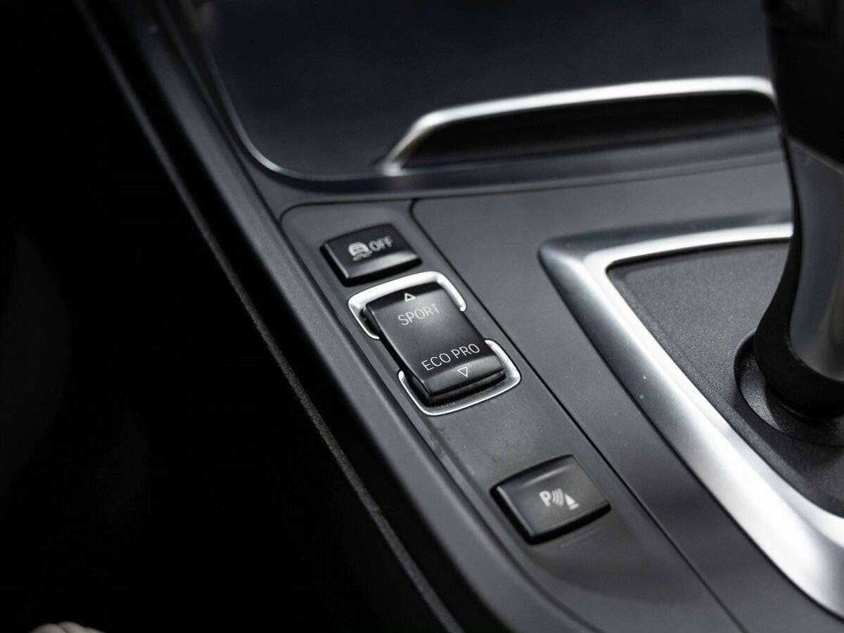 BMW 3 серии с пробегом — 2018 год. Фото: #23