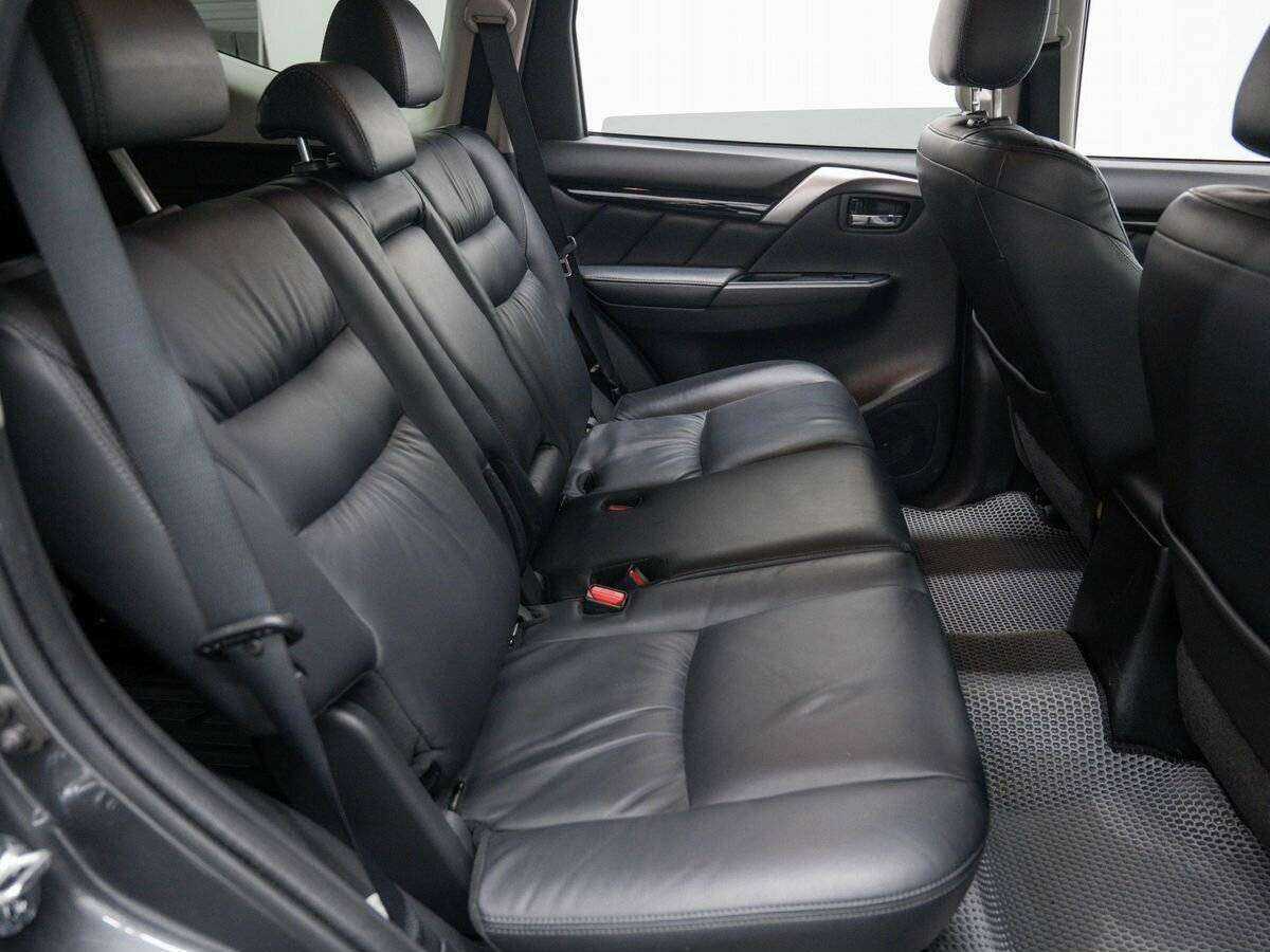 Mitsubishi Pajero Sport с пробегом — 2018 год. Фото: #24