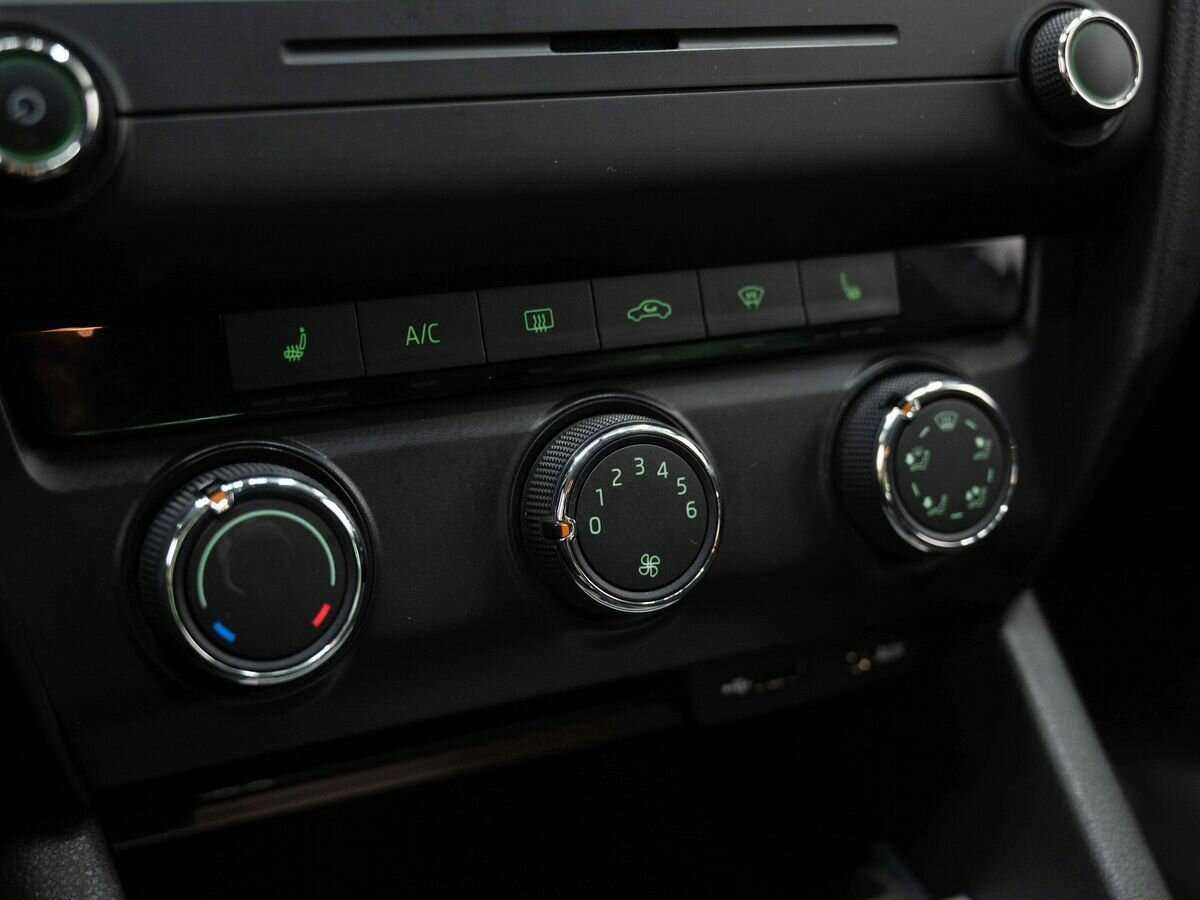 Skoda Octavia с пробегом — 2016 год. Фото: #23