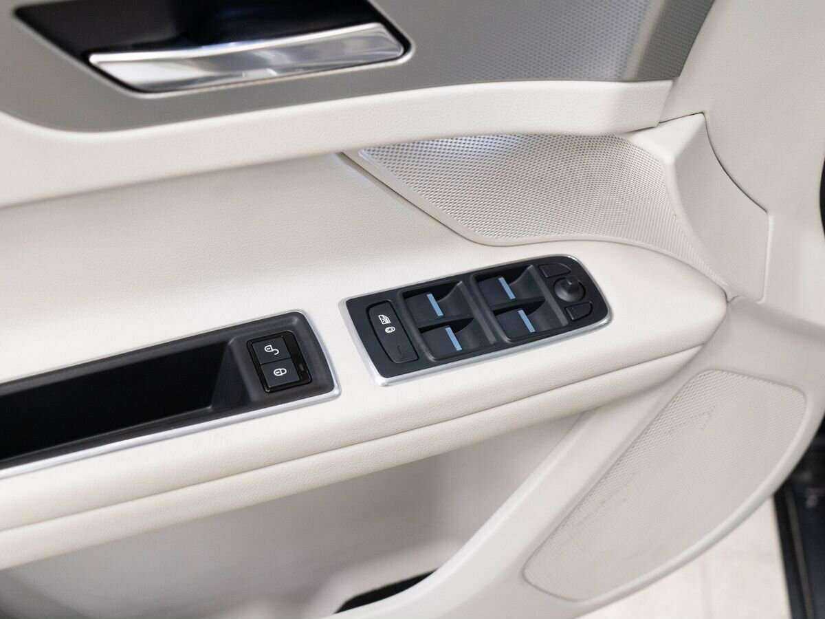 Jaguar XF с пробегом — 2017 год. Фото: #13