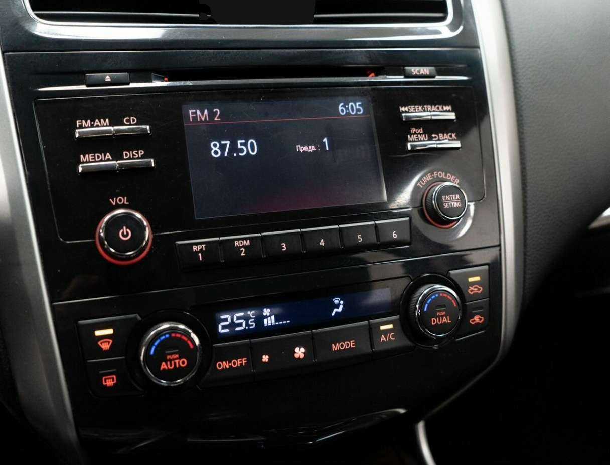 Nissan Teana с пробегом — 2015 год. Фото: #9