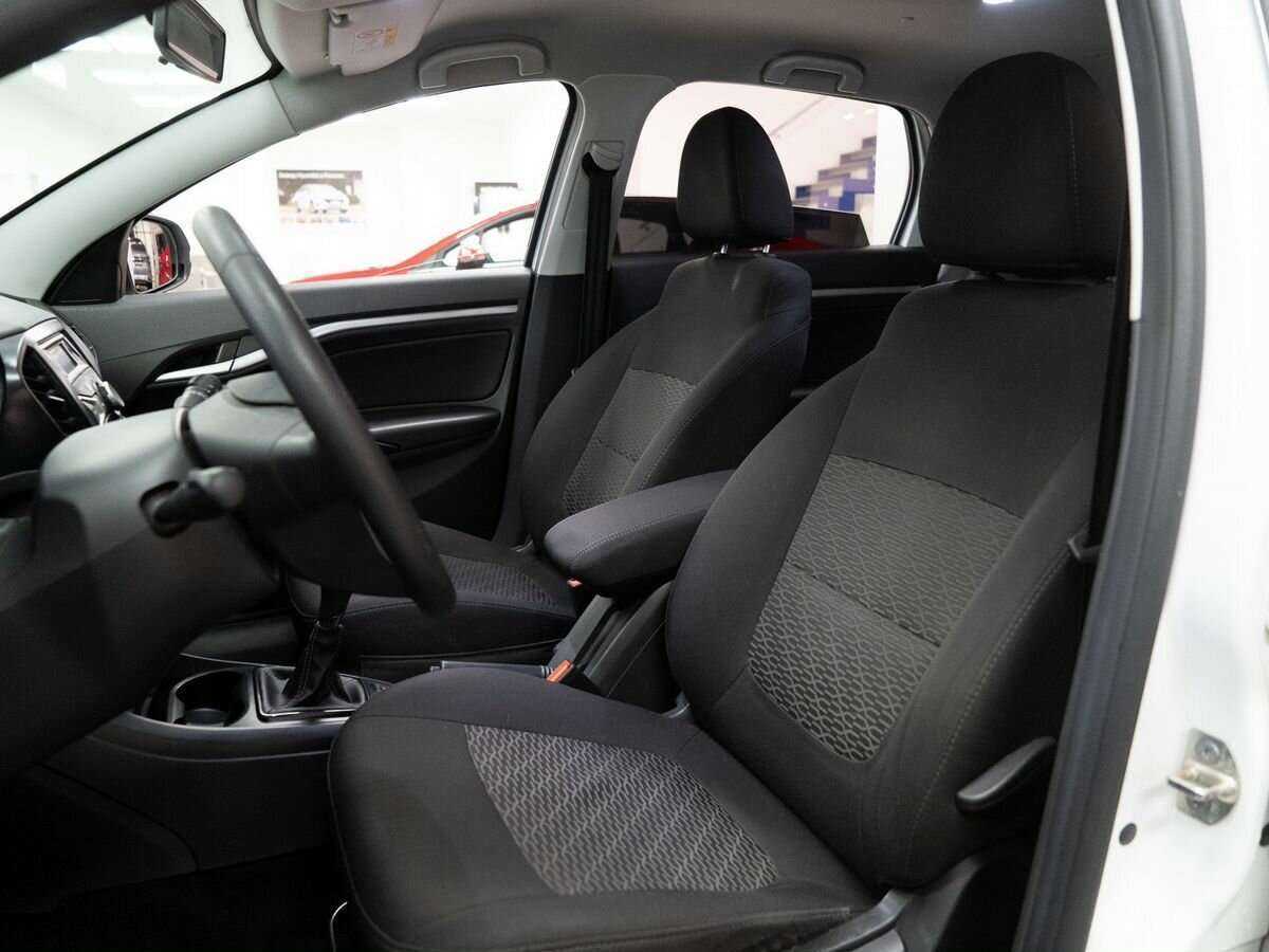 Lada (ВАЗ) Vesta с пробегом — 2019 год. Фото: #5