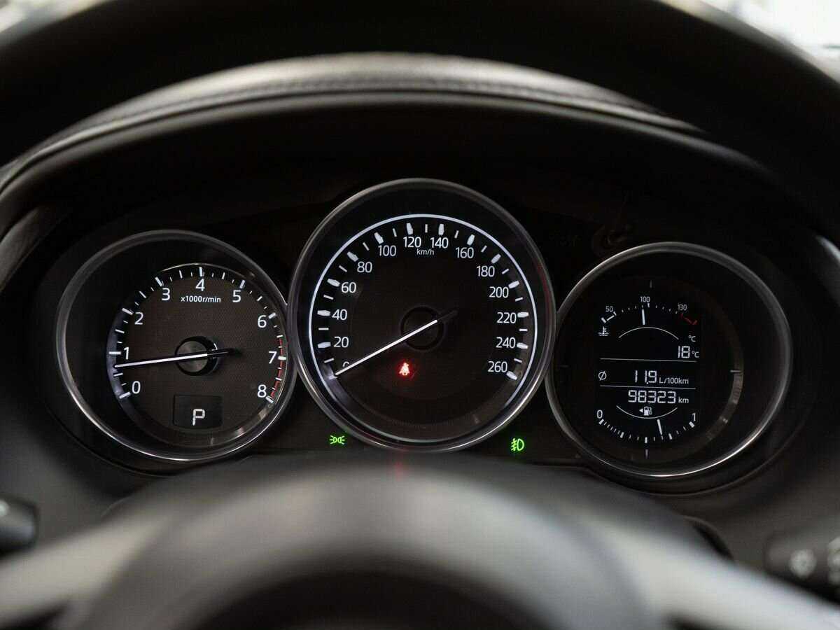 Mazda 6 с пробегом — 2017 год. Фото: #10