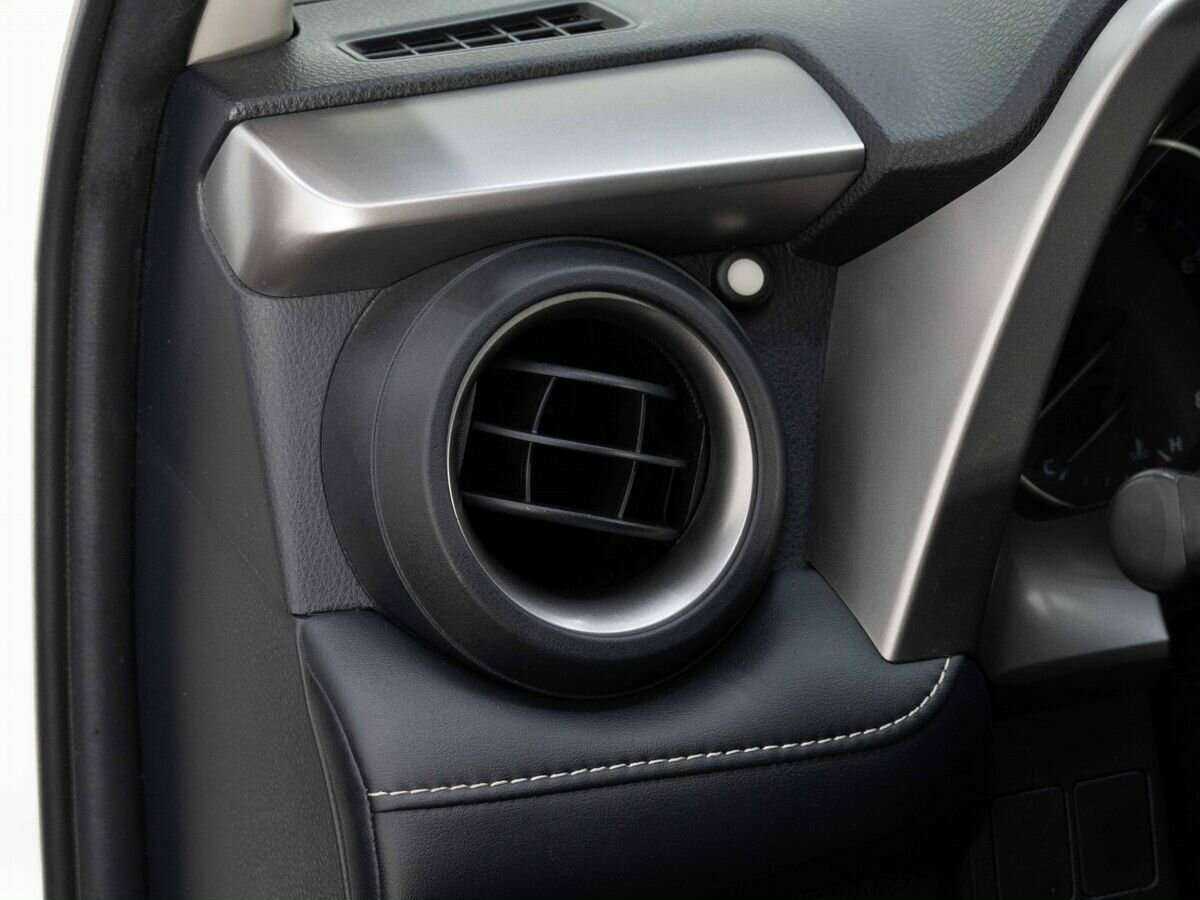 Toyota RAV4 с пробегом — 2018 год. Фото: #24