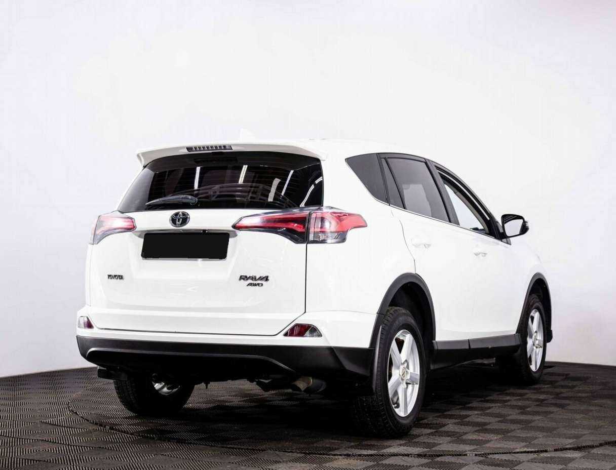 Toyota RAV4 с пробегом — 2017 год. Фото: #5