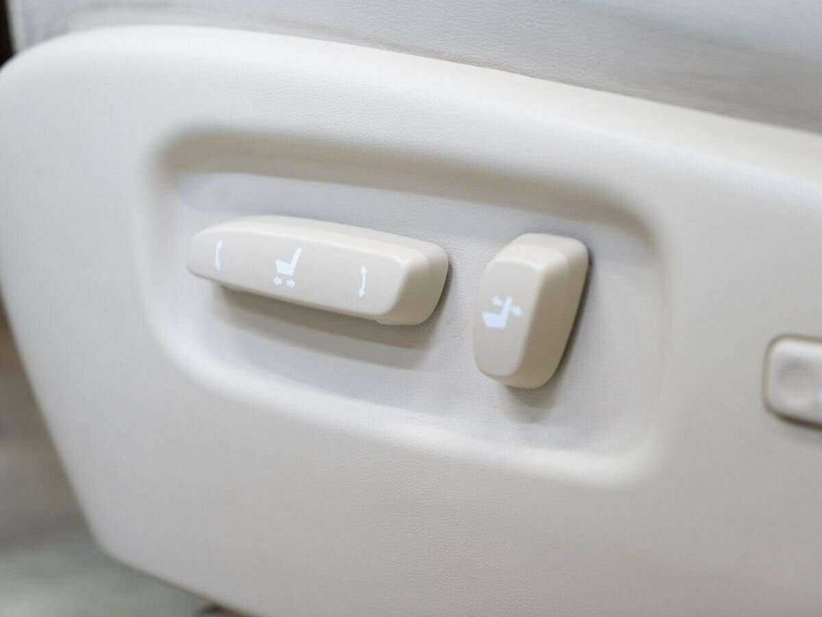 Lexus RX с пробегом — 2012 год. Фото: #16