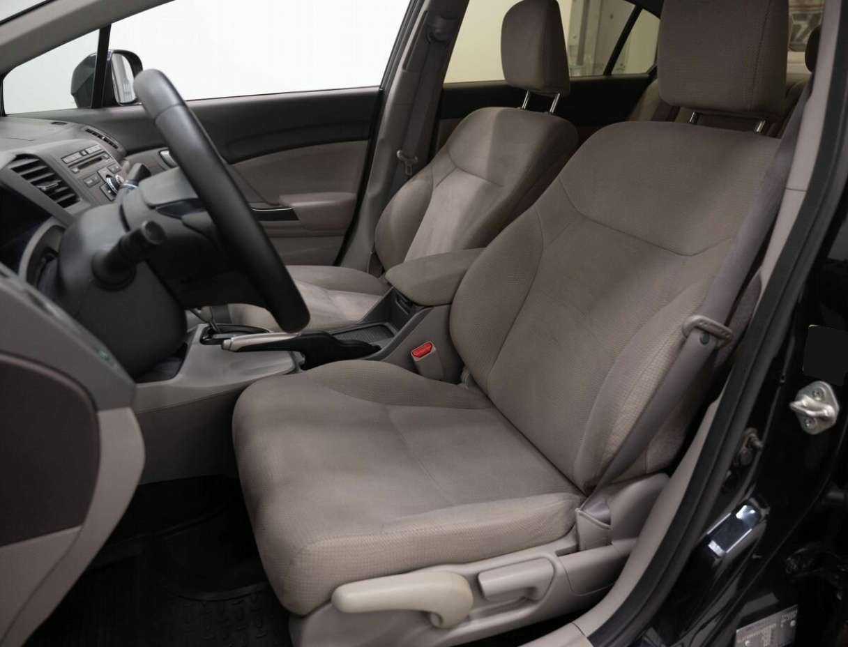 Honda Civic с пробегом — 2012 год. Фото: #7