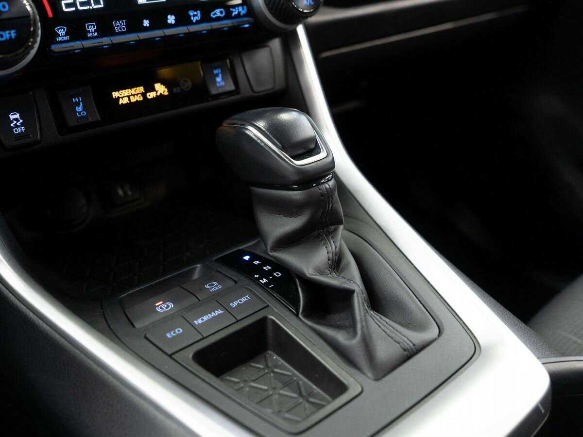 Toyota RAV4 с пробегом — 2019 год. Фото: #13