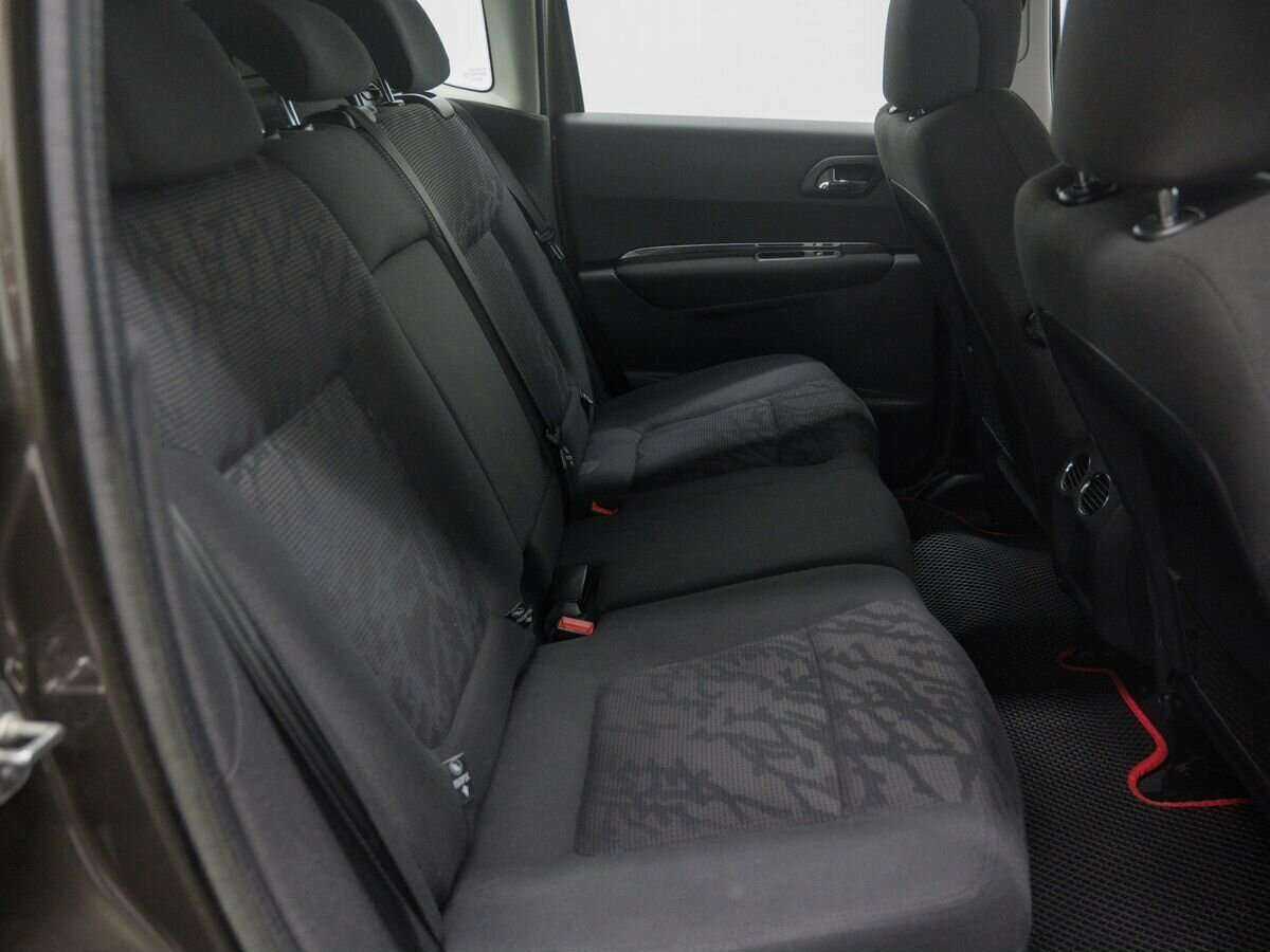 Peugeot 3008 с пробегом — 2012 год. Фото: #8