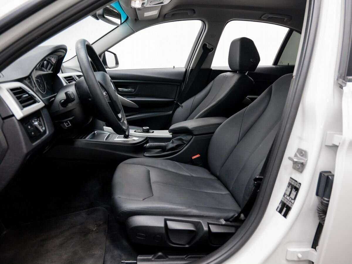 BMW 3 серии с пробегом — 2016 год. Фото: #13