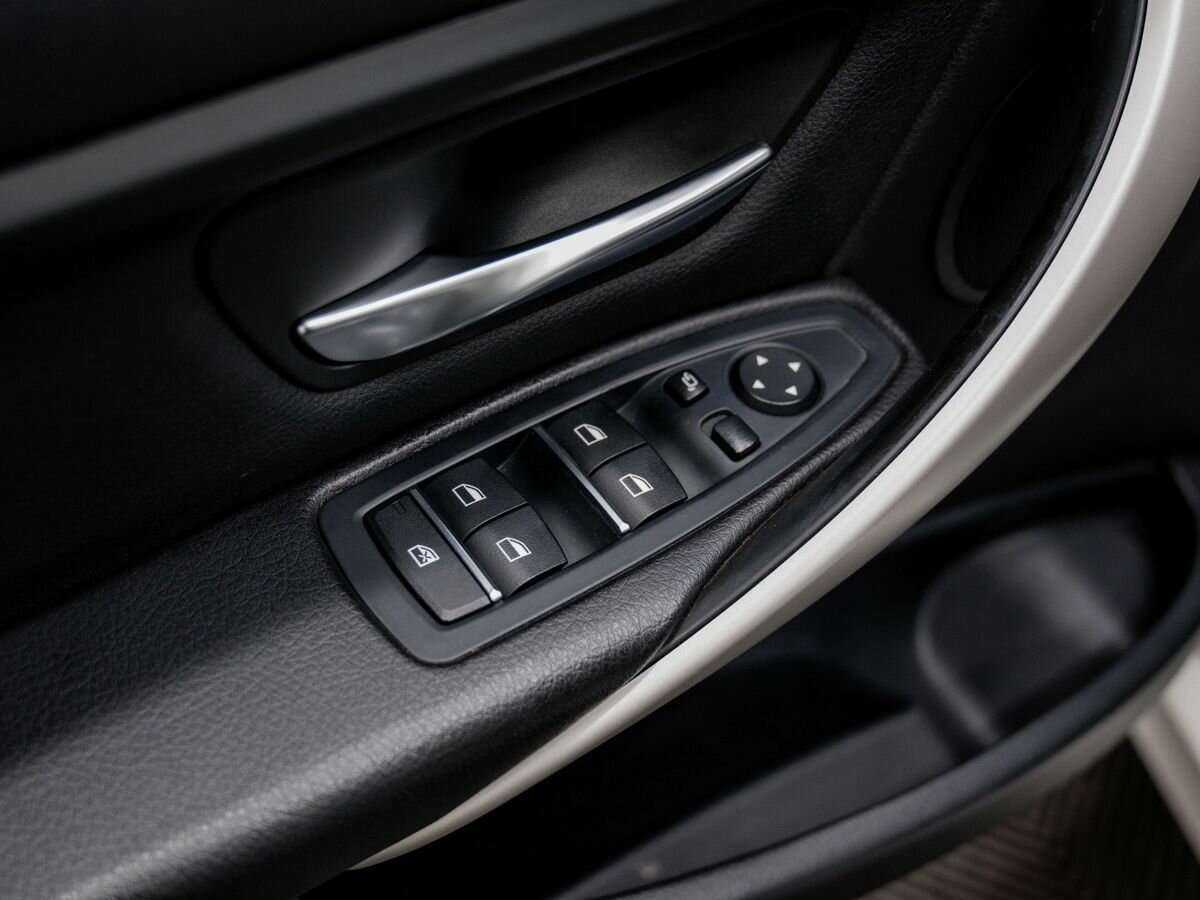 BMW 3 серии с пробегом — 2016 год. Фото: #14