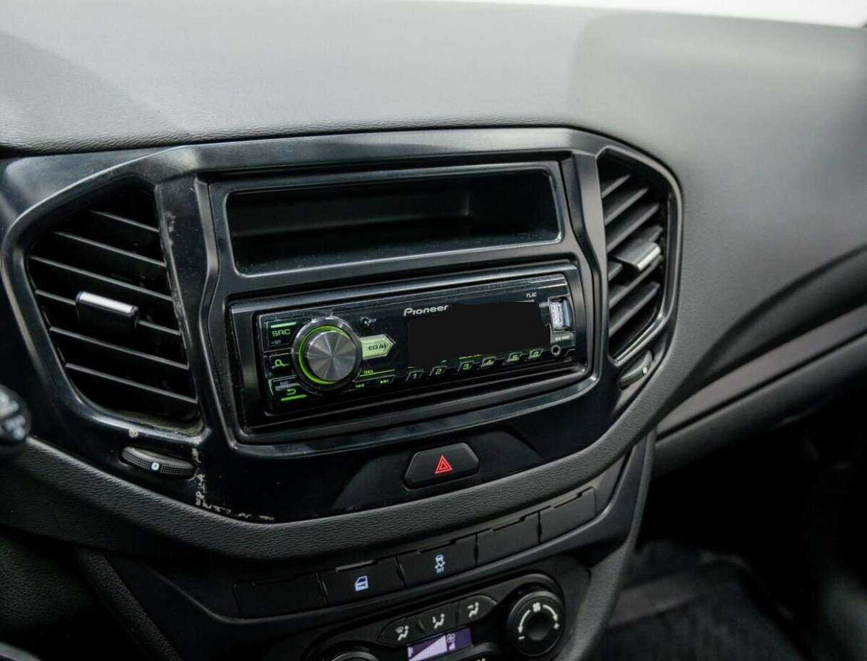 Lada (ВАЗ) Vesta с пробегом — 2020 год. Фото: #16