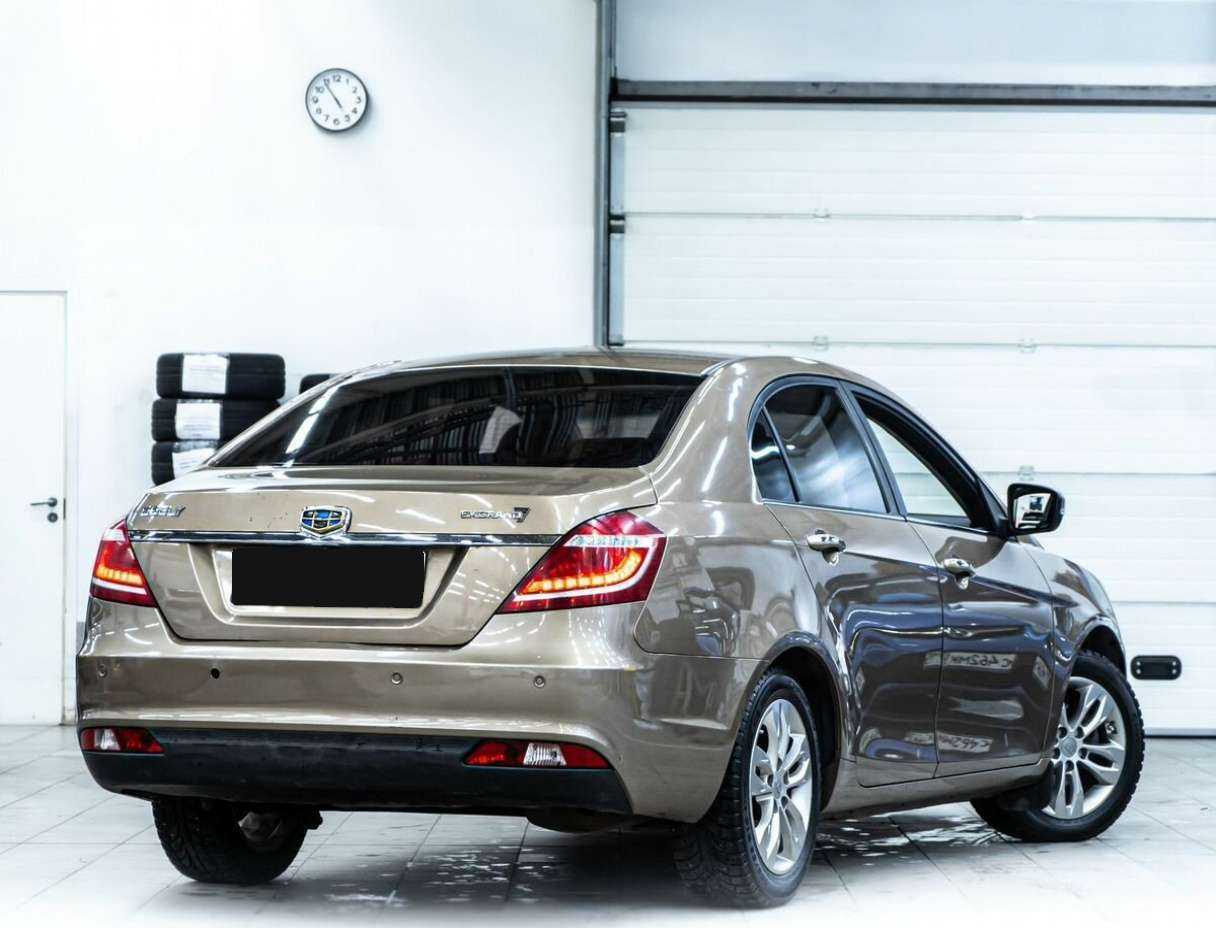 Geely Emgrand 7 с пробегом — 2016 год. Фото: #2