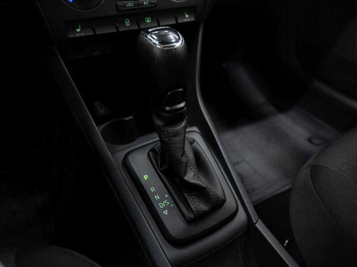 Skoda Rapid с пробегом — 2017 год. Фото: #19