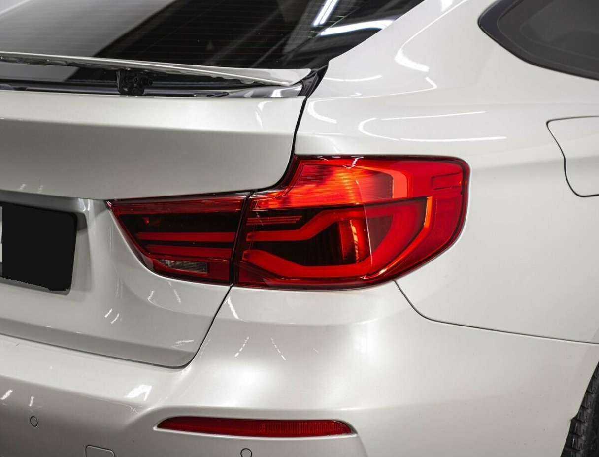 BMW 3 серии с пробегом — 2017 год. Фото: #8