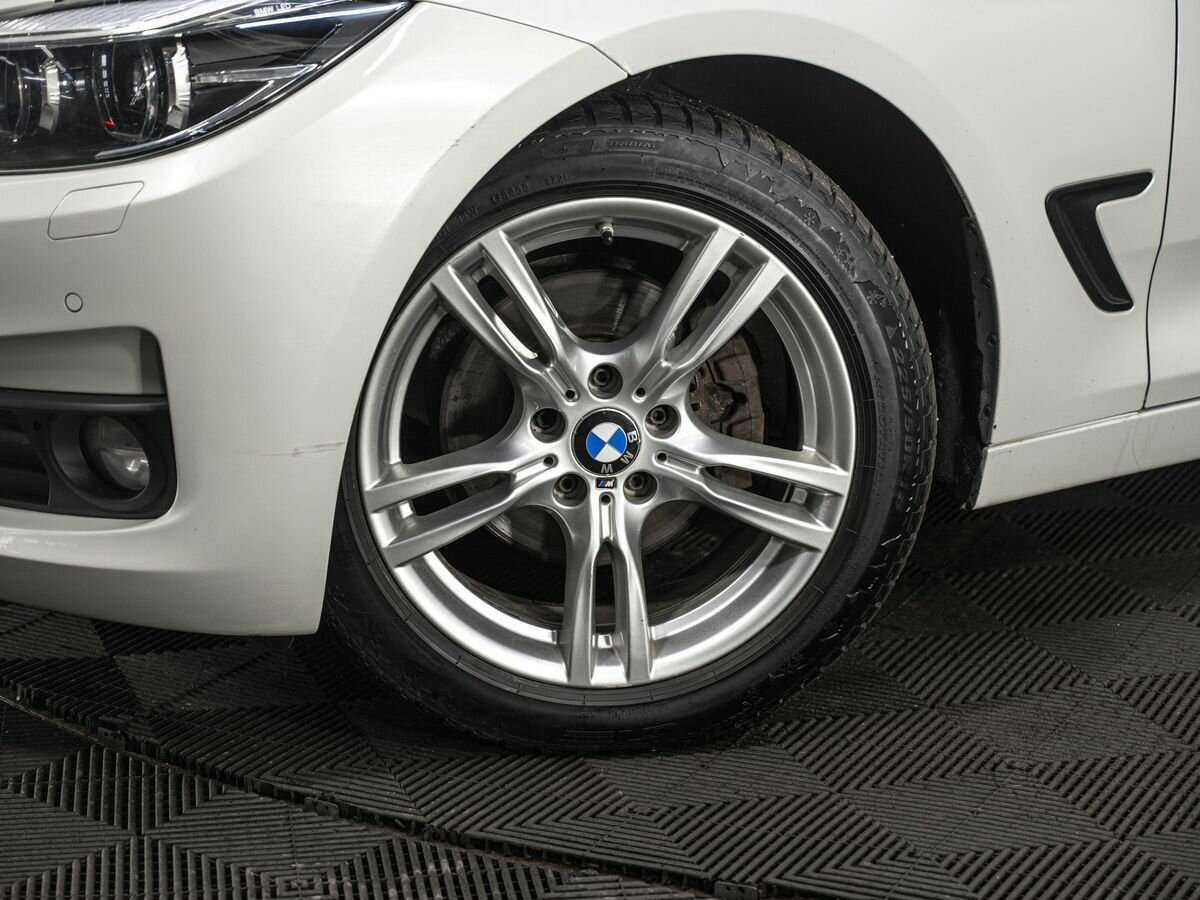 BMW 3 серии с пробегом — 2017 год. Фото: #9