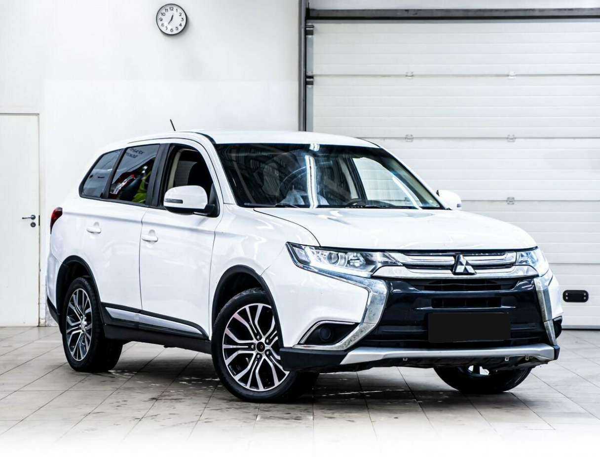 Mitsubishi Outlander с пробегом — 2015 год. Фото: #2