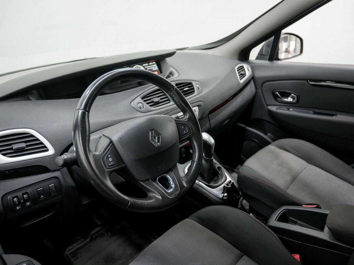 Renault Scenic с пробегом — 2013 год. Фото: #11