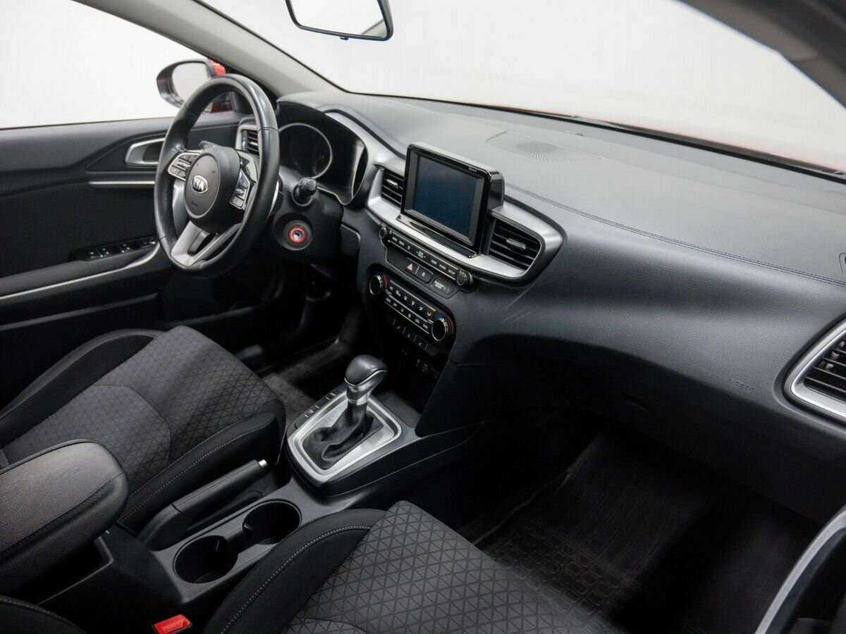 Kia Ceed с пробегом — 2019 год. Фото: #10