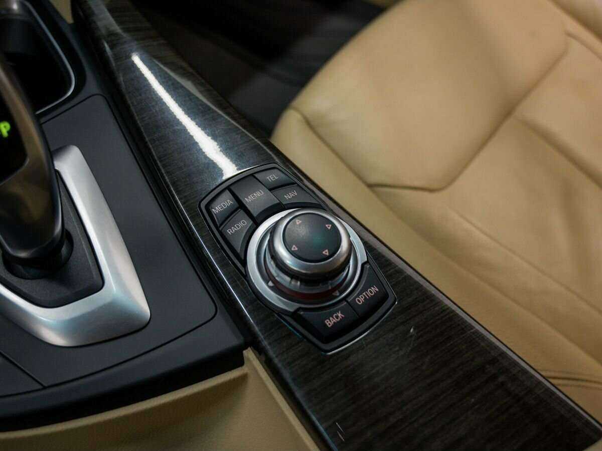 BMW 3 серии с пробегом — 2012 год. Фото: #14