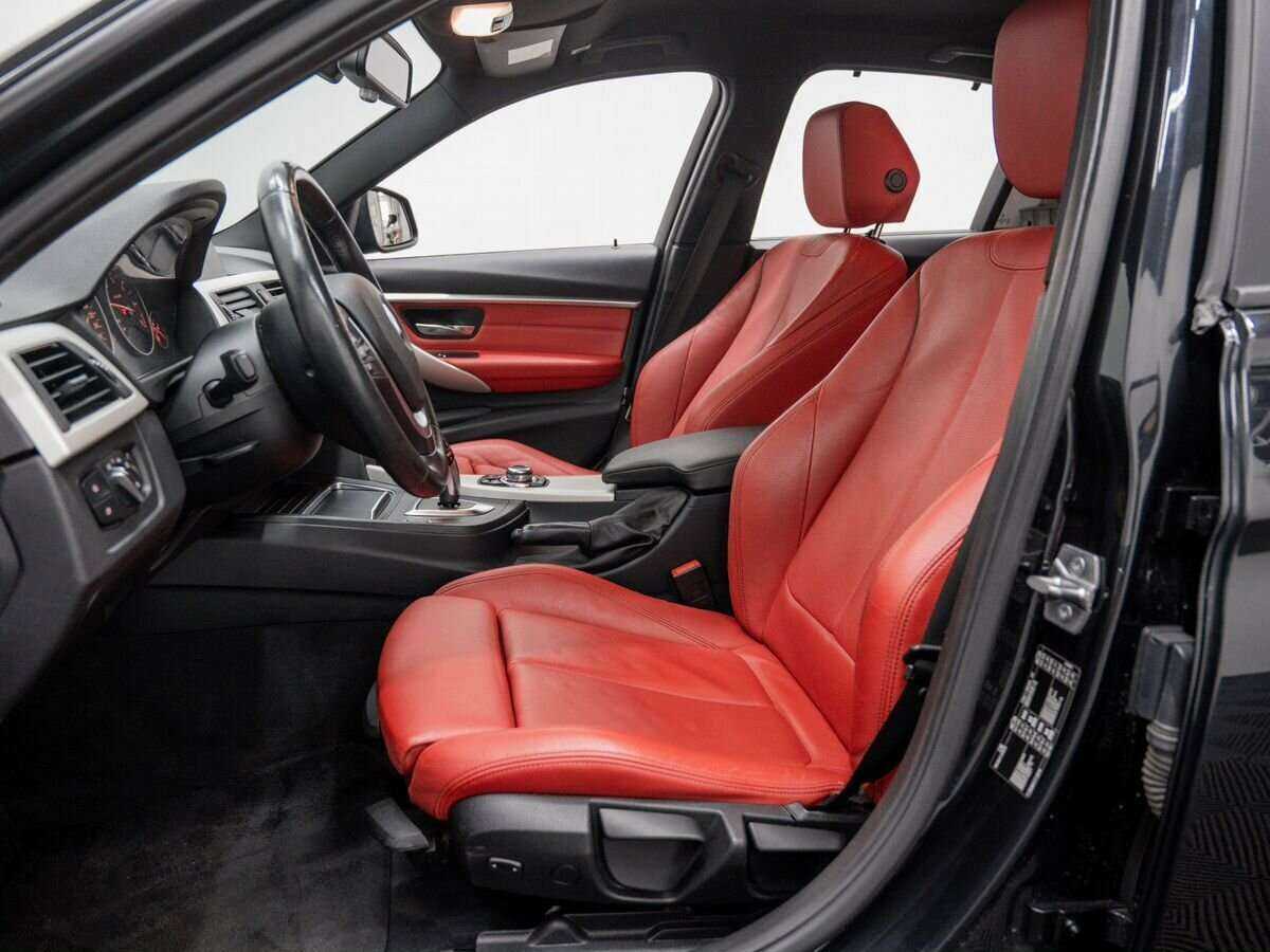 BMW 3 серии с пробегом — 2015 год. Фото: #11