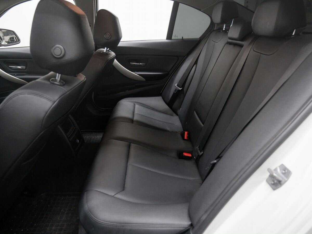 BMW 3 серии с пробегом — 2014 год. Фото: #11