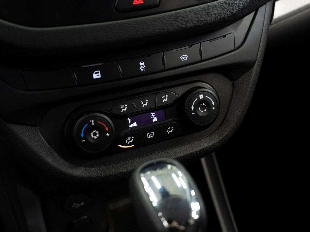 Lada (ВАЗ) Vesta с пробегом — 2020 год. Фото: #10