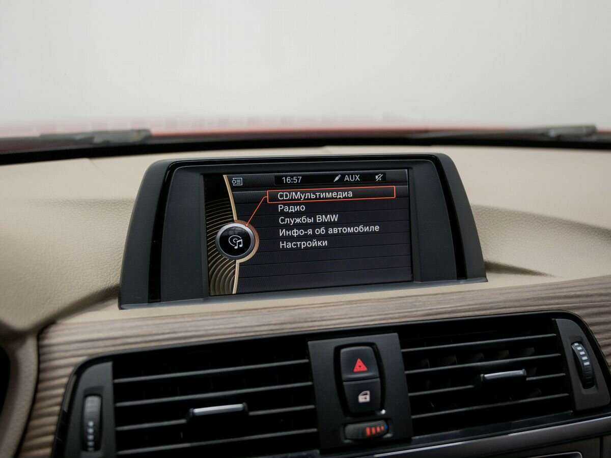 BMW 3 серии с пробегом — 2012 год. Фото: #16