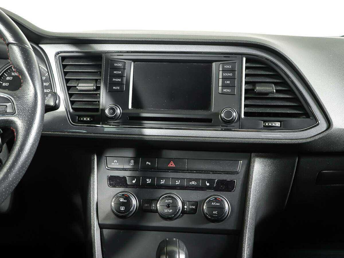 SEAT Leon с пробегом — 2013 год. Фото: #7