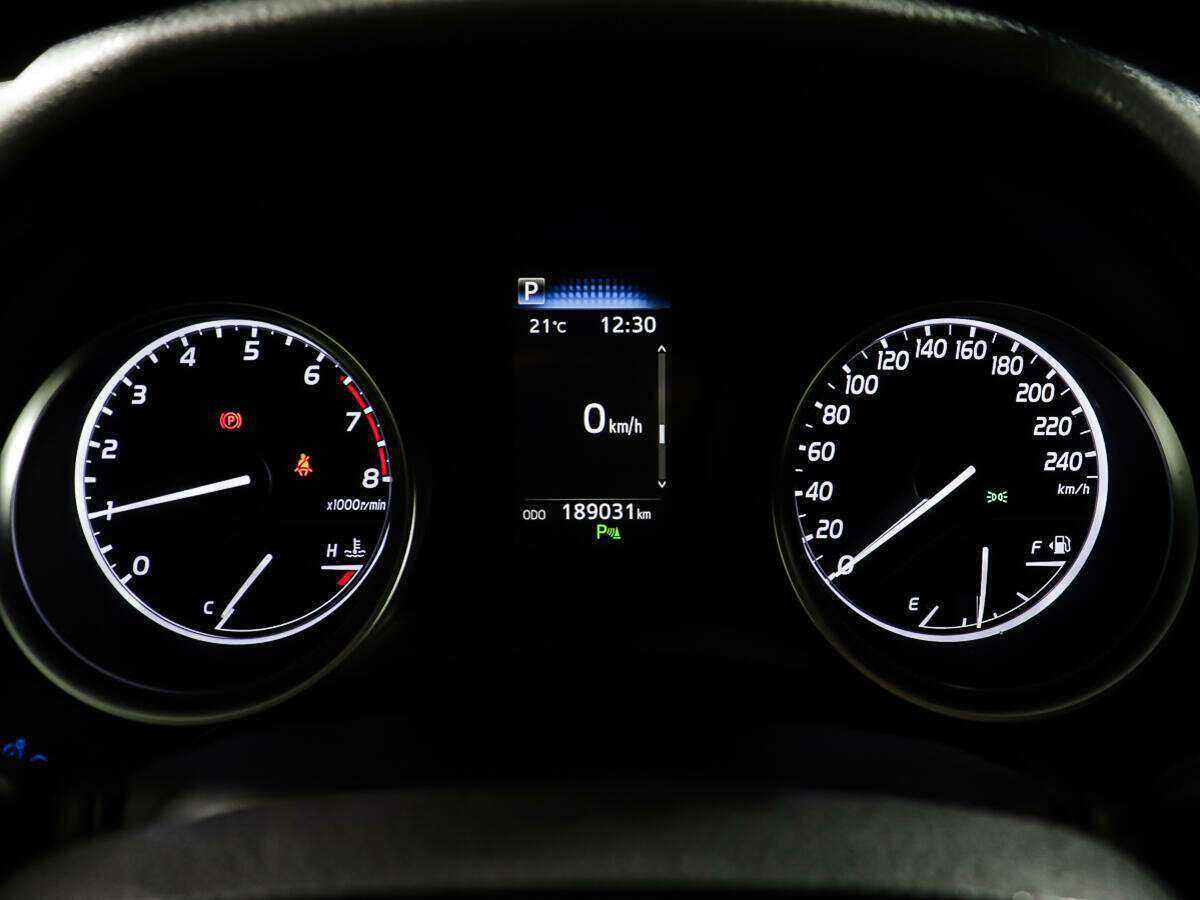 Toyota Camry с пробегом — 2020 год. Фото: #8