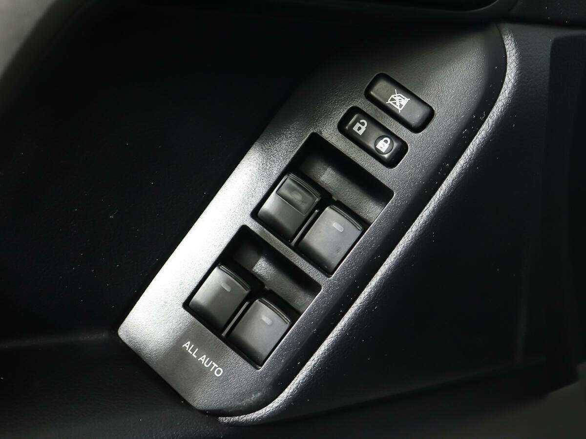 Toyota Land Cruiser Prado с пробегом — 2012 год. Фото: #11